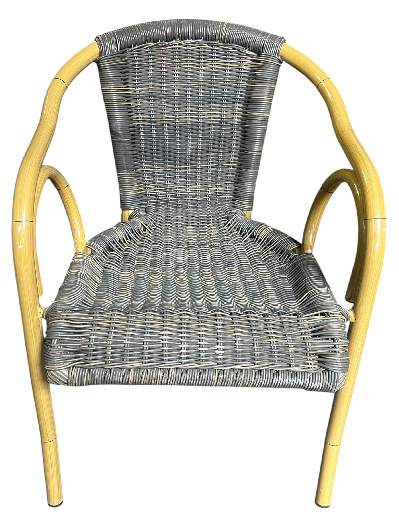 Matériel occasion Chaise en pvc tressé