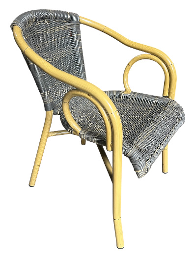 Matériel occasion Chaise en pvc tressé