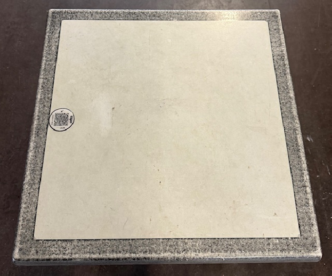 Matériel occasion Table carrée – Pieds pliants