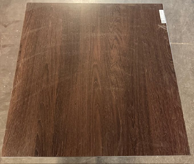 Matériel occasion Table carrée – Plateau effet bois, pied fonte noir